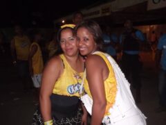 Oktober 10 Anos